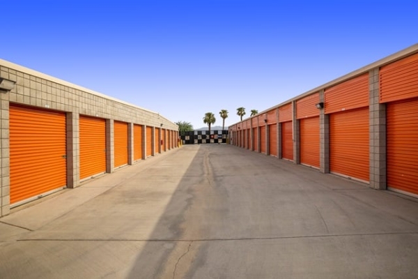 Facility photo: //images.sparefoot.com/medium/21539268838455146c3.jpg