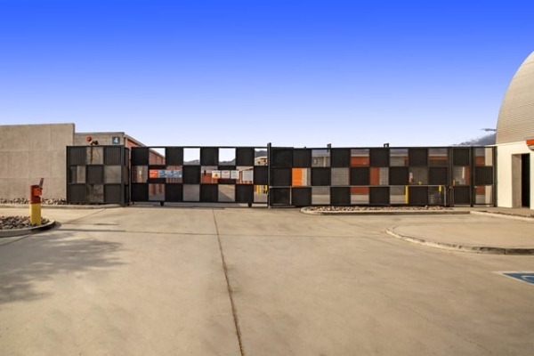 Facility photo: //images.sparefoot.com/medium/21539268838456e7073.jpg