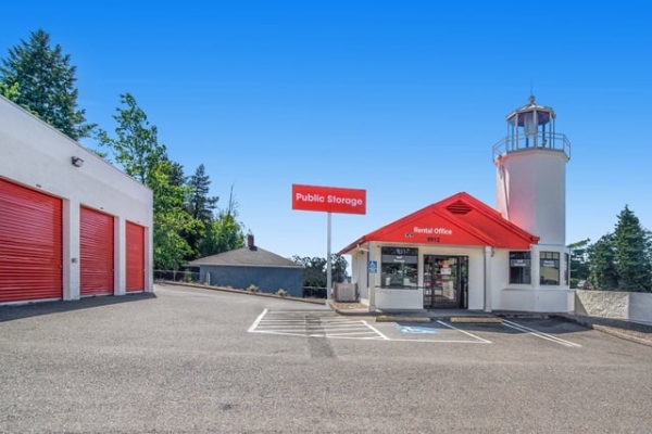 Facility photo: //images.sparefoot.com/medium/21539369f74be60d9c5.jpg