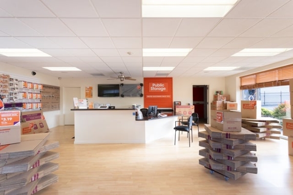 Facility photo: //images.sparefoot.com/medium/2153976877a78330065.jpg