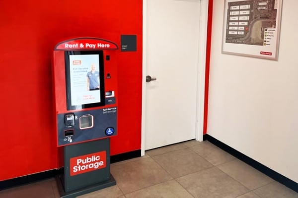 Facility photo: //images.sparefoot.com/medium/2153996974d6193e1f8.jpg