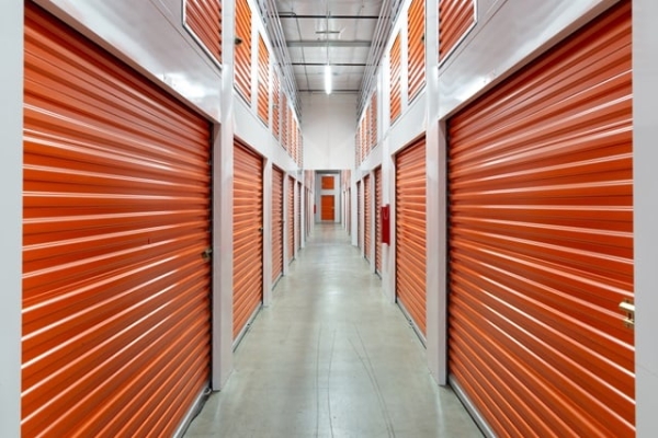 Facility photo: //images.sparefoot.com/medium/21540168b1a9486e74c.jpg