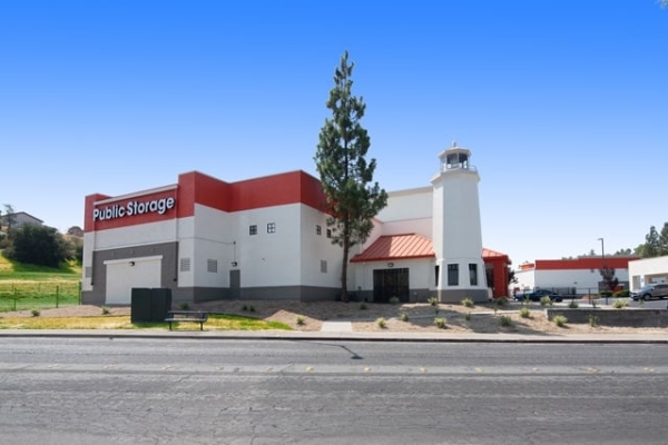 Facility photo: //images.sparefoot.com/medium/21540269f9f3d6734b5.jpg