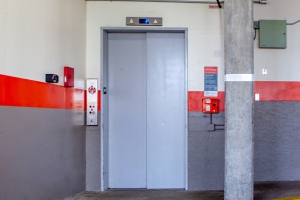 Facility photo: //images.sparefoot.com/medium/215417689c91107ca6b.jpg