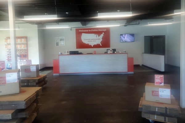 Storage Units at Public Storage - Burbank - 2240 N Hollywood Way - 2240 N Hollywood Way