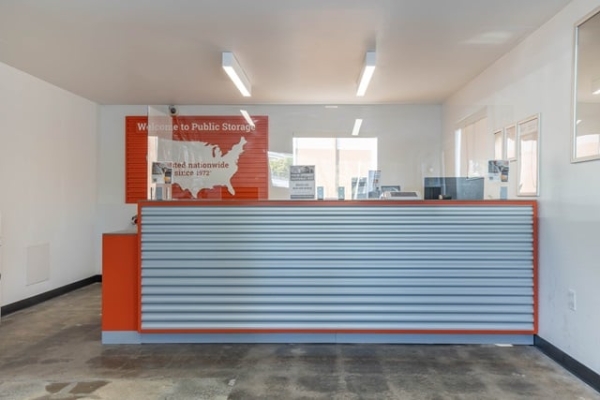 Facility photo: //images.sparefoot.com/medium/2154226890b443b216c.jpg