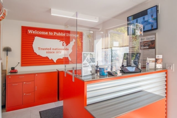 Facility photo: //images.sparefoot.com/medium/215424687f922ae444f.jpg