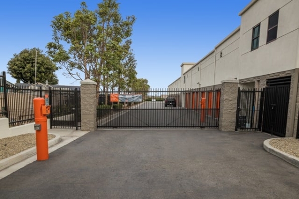 Facility photo: //images.sparefoot.com/medium/2154266999c2ae40514.jpg