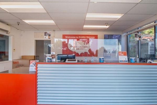 Facility photo: //images.sparefoot.com/medium/215428694019640c1d2.jpg