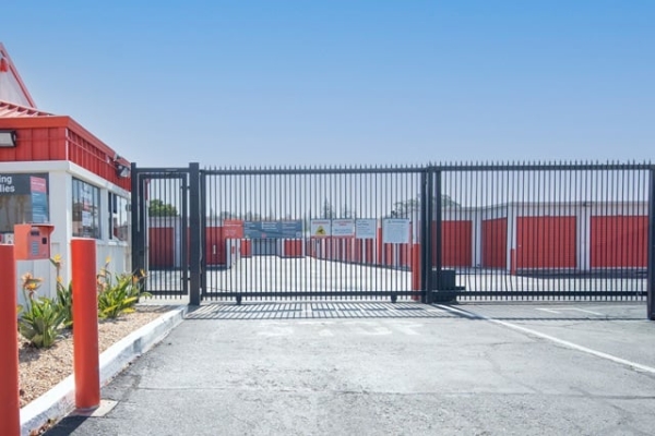 Facility photo: //images.sparefoot.com/medium/21542969f4abba8d147.jpg