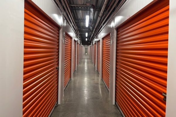 Facility photo: //images.sparefoot.com/medium/21543469e3893c1fd30.jpg