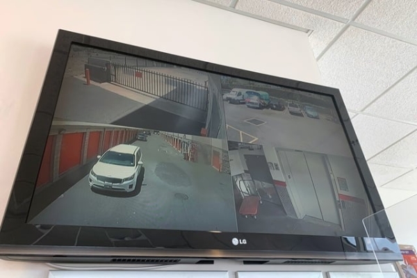 Facility photo: //images.sparefoot.com/medium/2154366941a22e3cbbc.jpg