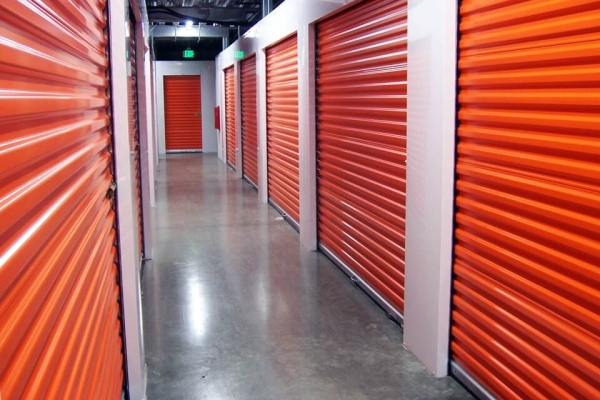 Facility photo: //images.sparefoot.com/medium/21543968a32c0976f1b.jpg