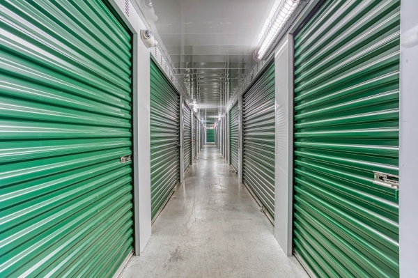 Facility photo: //images.sparefoot.com/medium/21544168877ee90da10.jpg