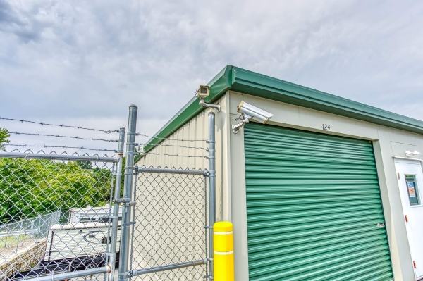 Facility photo: //images.sparefoot.com/medium/215441688780460d218.jpg