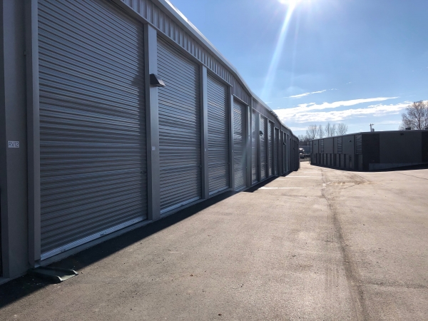 Facility photo: //images.sparefoot.com/medium/2154475eda412246681.jpg