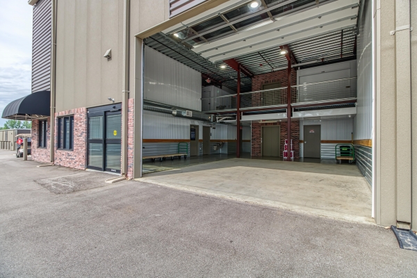 Facility photo: //images.sparefoot.com/medium/2154475f43c695818d8.jpg