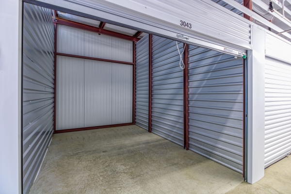 Facility photo: //images.sparefoot.com/medium/2154475f43c6b53f97f.jpg