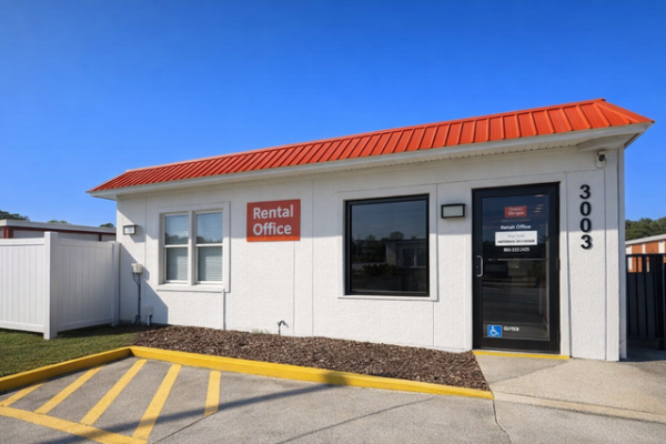 Facility photo: //images.sparefoot.com/medium/215558699080fb77ba9.jpg