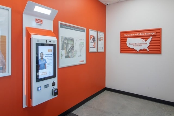 Facility photo: //images.sparefoot.com/medium/215561692c4eab1ad82.jpg