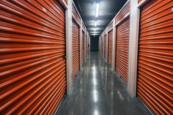 Facility photo: //images.sparefoot.com/medium/21556169f898fd6d199.jpg