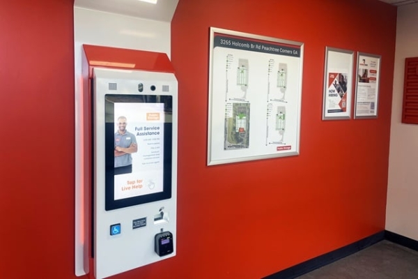 Facility photo: //images.sparefoot.com/medium/21556169f898fe707a3.jpg