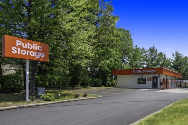 Facility photo: //images.sparefoot.com/medium/21556369f4a75dc533b.jpg