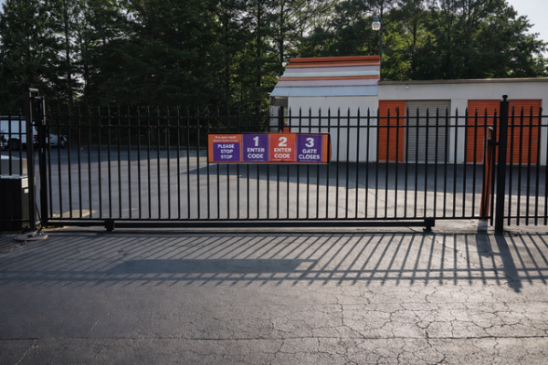 Facility photo: //images.sparefoot.com/medium/2155666991d1d37b37a.jpg