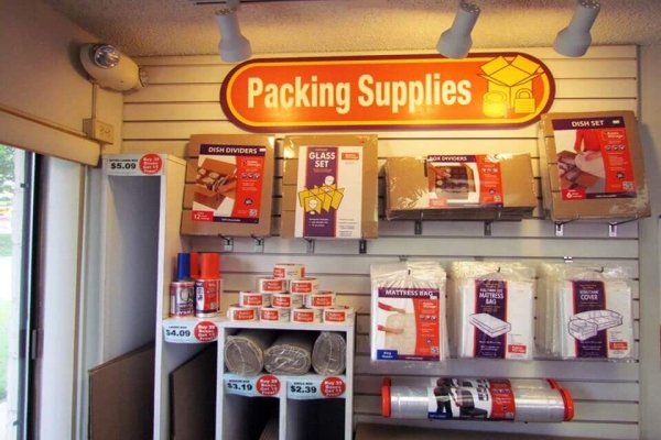 Facility photo: //images.sparefoot.com/medium/21557469874b61c1d18.jpg