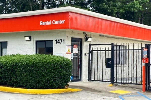 Facility photo: //images.sparefoot.com/medium/215578688380818a4c7.jpg