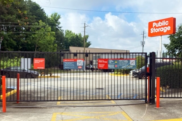 Facility photo: //images.sparefoot.com/medium/21557868838084f132f.jpg