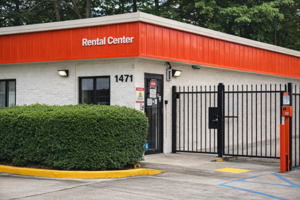 Facility photo: //images.sparefoot.com/medium/21557869ff3134e7094.jpg