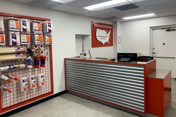 Facility photo: //images.sparefoot.com/medium/2155796940156db0e34.jpg