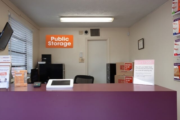 Facility photo: //images.sparefoot.com/medium/215588690dfc142c387.jpg