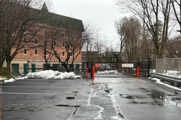Facility photo: //images.sparefoot.com/medium/2155936884d26c3382e.jpg