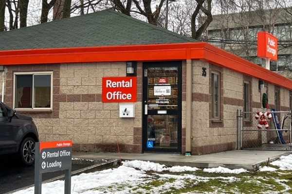 Facility photo: //images.sparefoot.com/medium/21559369f4a83eb1a83.jpg
