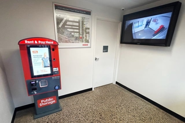 Facility photo: //images.sparefoot.com/medium/2155996915e4f299e62.jpg