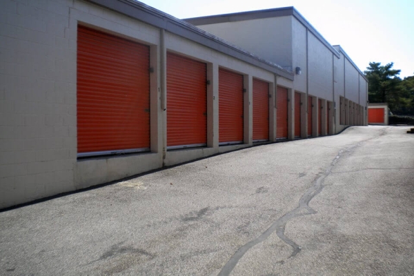Facility photo: //images.sparefoot.com/medium/2156016877a31eebe6e.jpg