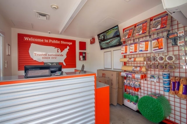 Facility photo: //images.sparefoot.com/medium/2156026957d1713e839.jpg