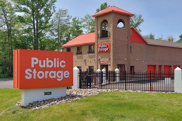 Facility photo: //images.sparefoot.com/medium/21560368765530b804f.jpg