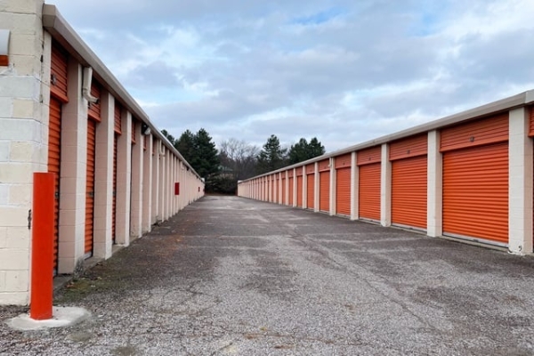Facility photo: //images.sparefoot.com/medium/21561169f74791f0fe9.jpg