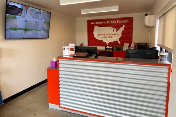 Facility photo: //images.sparefoot.com/medium/21561169f74792b6422.jpg