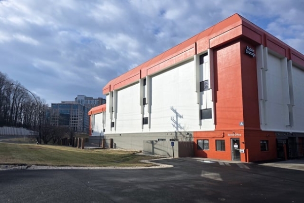 Facility photo: //images.sparefoot.com/medium/2156126966513554685.jpg