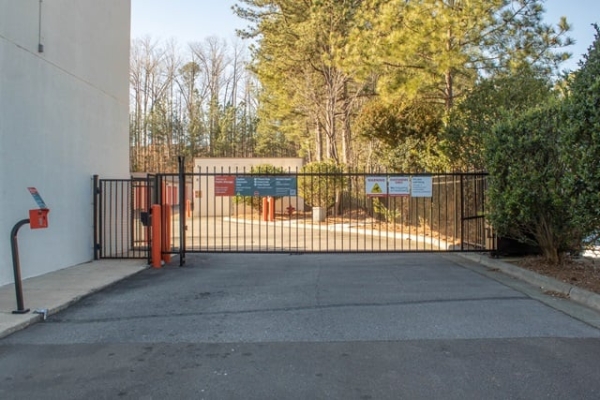 Storage Units at Public Storage - Raleigh - 6921 Glenwood Ave - 6921 Glenwood Ave