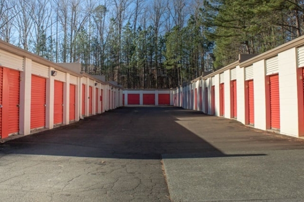 Storage Units at Public Storage - Raleigh - 6921 Glenwood Ave - 6921 Glenwood Ave