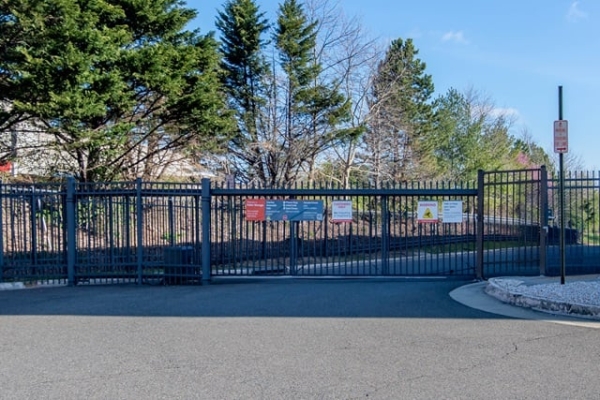 Facility photo: //images.sparefoot.com/medium/21562569419fa255fd2.jpg