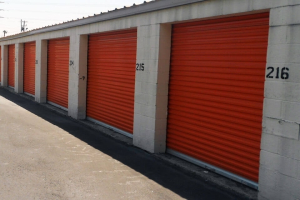 Facility photo: //images.sparefoot.com/medium/215626687f8fa434d78.jpg