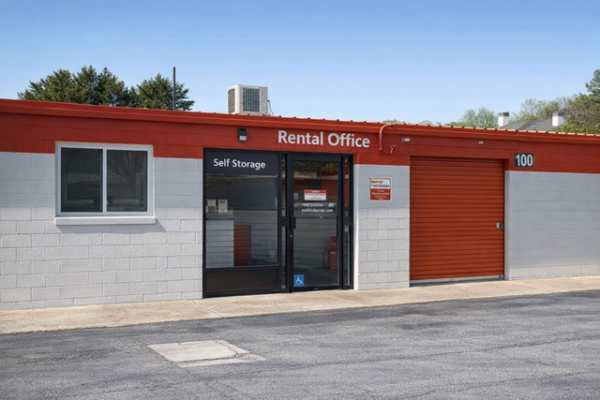 Facility photo: //images.sparefoot.com/medium/21562669f899673ae3c.jpg
