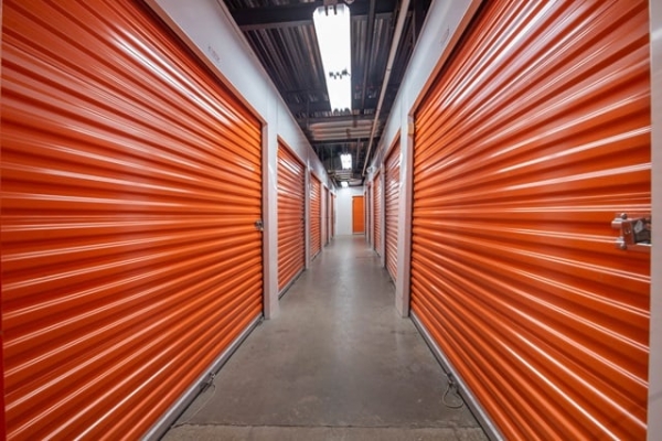 Facility photo: //images.sparefoot.com/medium/215627691493b844c3f.jpg