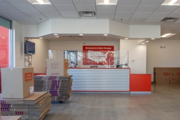 Facility photo: //images.sparefoot.com/medium/2156276989ece38640d.jpg